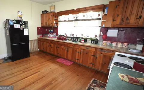 Kitchen - 3002 24th Ave, Valley, AL 36854 photo 2 of 2