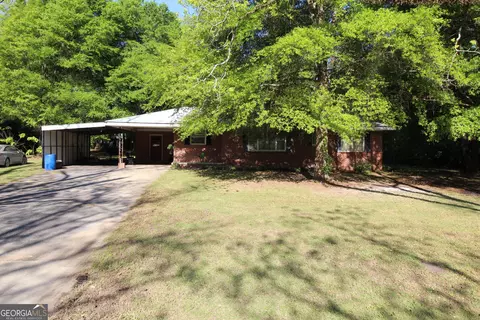 99 Robin Hood Rd, Reynolds, GA 31076