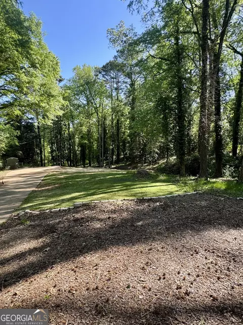 830 Piney Woods Dr, Lagrange, GA 30240 photo 2