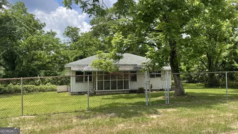 109 Weaver St Cor, Gordon, GA 31031