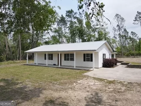 19 Pinegrove Cir, Soperton, GA 30457