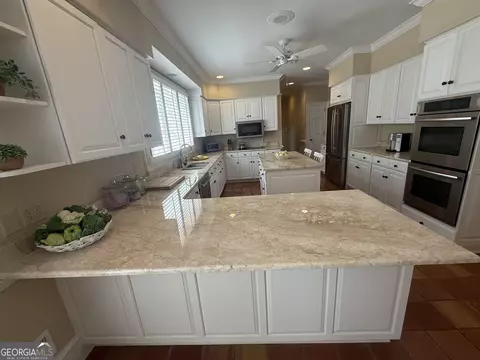 Kitchen - 1621 Maple Dr, Griffin, GA 30224 photo 3 of 4