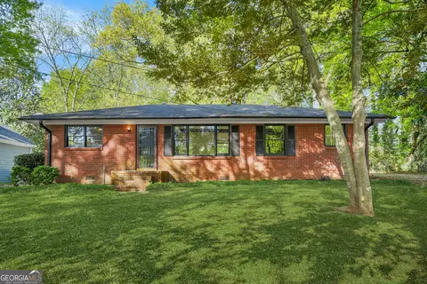 172 W Campbellton St, Fairburn, GA 30213