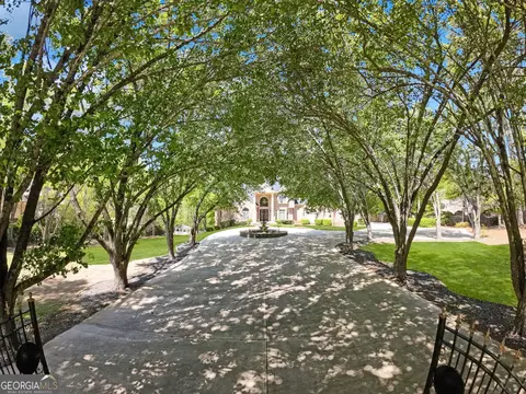 3 Woodlawn Dr NE, Marietta, GA 30067