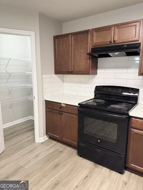 Kitchen - 1605 Hydrangea Ln, Mcdonough, GA 30253 photo 3 of 3
