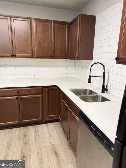 Kitchen - 1605 Hydrangea Ln, Mcdonough, GA 30253 photo 2 of 3