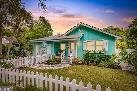 1129 College St, St. Simons, GA 31522