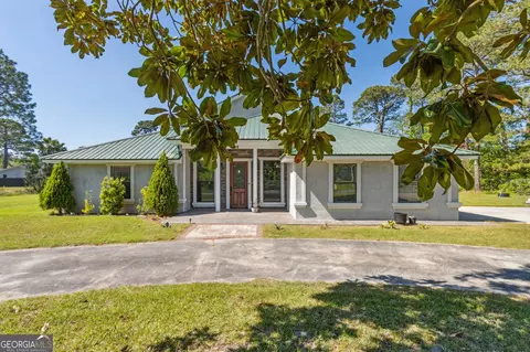 82 Mallard Pointe Dr, Woodbine, GA 31569