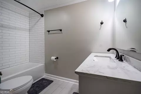 Bath - 28 Jandale Dr, Lagrange, GA 30241 photo 2 of 3