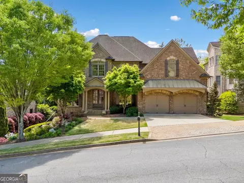 1045 Westcroft Ln, Roswell, GA 30075