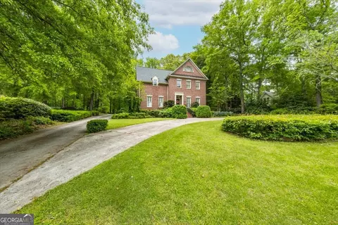 172 Lake View Dr N, Macon, GA 31210