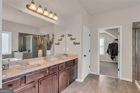 Entry Way - 1304 Slate Bend Dr, Dacula, GA 30019 photo 2 of 3