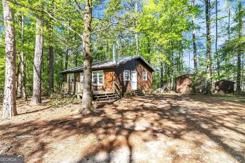 71 Pine Crest Dr, Pine Mountain, GA 31822