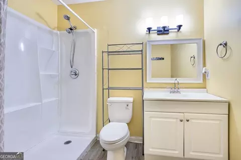 Bath - 330 Hammett Rd, Lagrange, GA 30241 photo 1 of 2