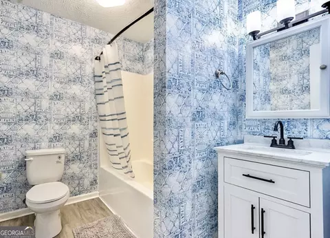 Bath - 330 Hammett Rd, Lagrange, GA 30241 photo 2 of 2