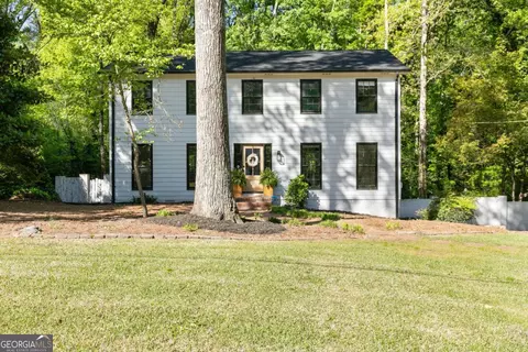 2212 Brookfield Dr, Lawrenceville, GA 30043