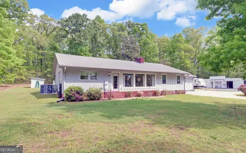 1132 Plantation Rd, Elberton, GA 30635