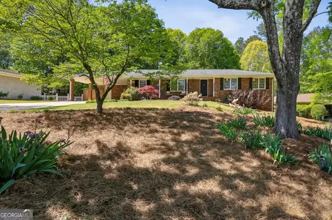 1110 Tuxedo Dr, Roswell, GA 30075