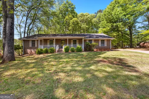 370 Merrydale Dr, Fayetteville, GA 30215