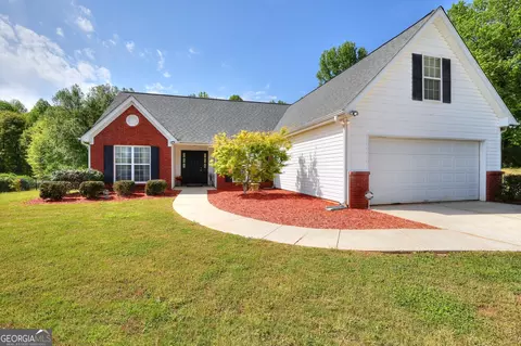 1725 Wyntercreek Ln, Hoschton, GA 30548