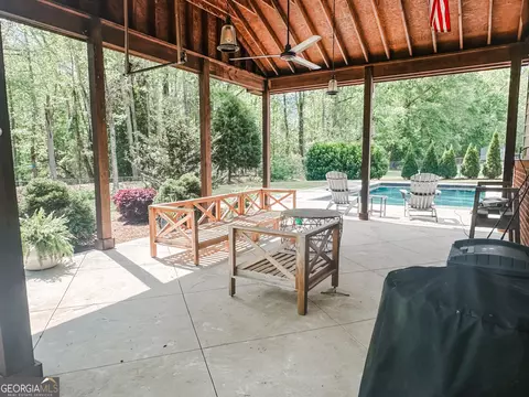 Exterior - 1370 Cedar Dr, Madison, GA 30650 photo 3 of 5