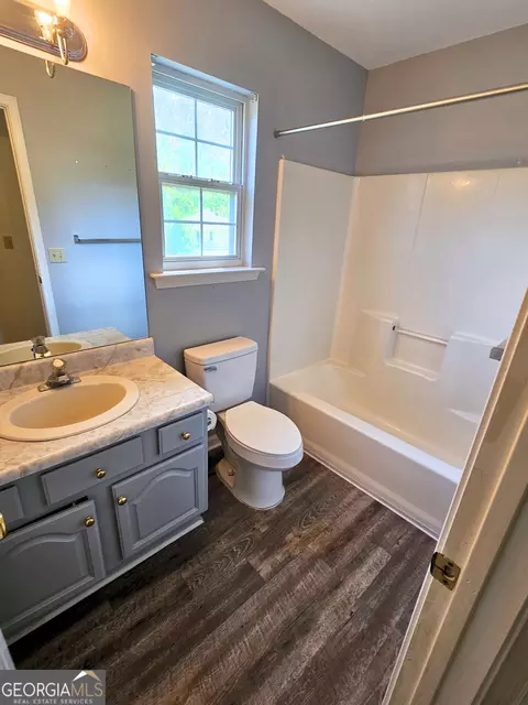 Bath - 902 Pointer Rd, Statesboro, GA 30461 photo 4 of 4