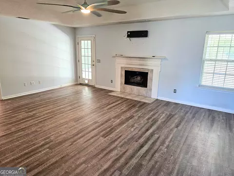 Living - 902 Pointer Rd, Statesboro, GA 30461 photo 1 of 2
