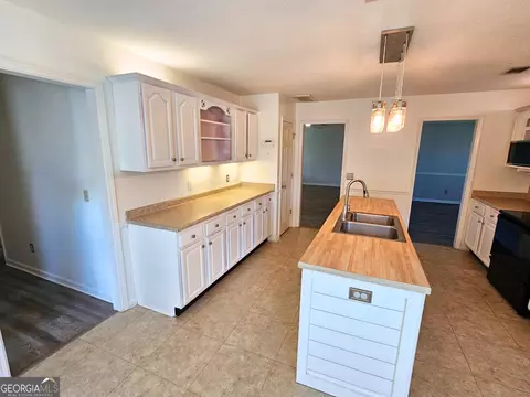 Kitchen - 902 Pointer Rd, Statesboro, GA 30461 photo 2 of 2