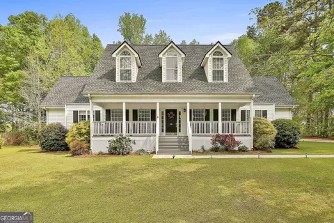 225 Mapledale Trl, Sharpsburg, GA 30277