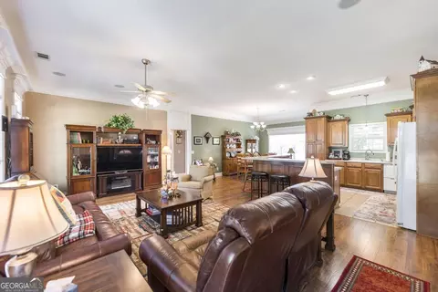 115 Desirable Ln, Perry, GA 31069 photo 8