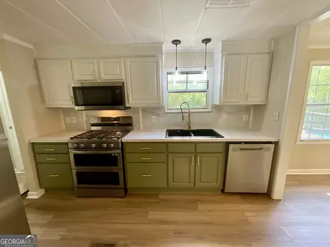 Kitchen - 369 Lanier Rd, Thomaston, GA 30286 photo 1 of 5