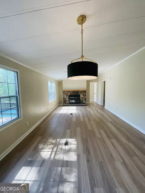 Living - 369 Lanier Rd, Thomaston, GA 30286 photo 4 of 4