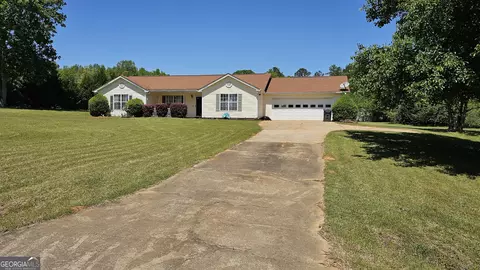 Exterior - 391 Maple Ridge Dr, Jackson, GA 30233 photo 2 of 7