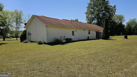 Exterior - 391 Maple Ridge Dr, Jackson, GA 30233 photo 6 of 7