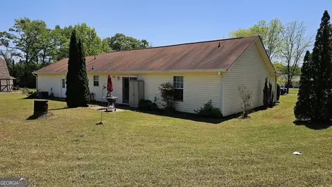 Exterior - 391 Maple Ridge Dr, Jackson, GA 30233 photo 4 of 7