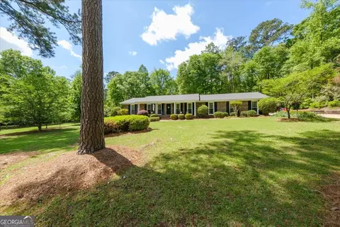 852 Warwick Dr, Macon, GA 31210