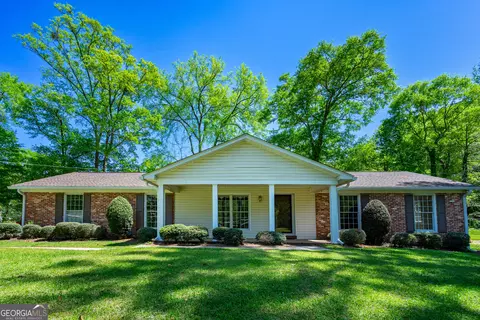 615 Piney Woods Dr, Lagrange, GA 30240