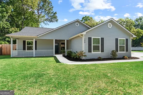 200 Chestnut Ct, Kingsland, GA 31548