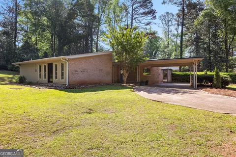 Exterior - 721 Ridgecrest Rd, Lagrange, GA 30240 photo 2 of 13