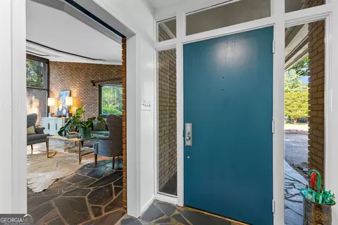 Entry Way - 721 Ridgecrest Rd, Lagrange, GA 30240 photo 4 of 11