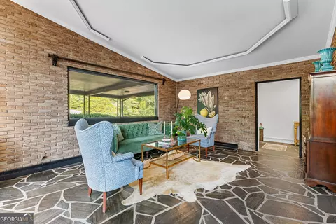Living - 721 Ridgecrest Rd, Lagrange, GA 30240 photo 2 of 8