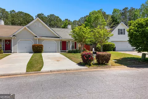 60 Courtyard Dr, Newnan, GA 30265