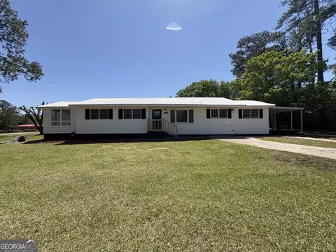 586 Highway 96 E, Jeffersonville, GA 31044