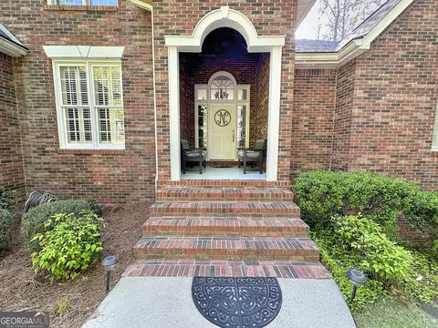 Exterior - 305 Canterbury Dr, Lagrange, GA 30241 photo 3 of 8