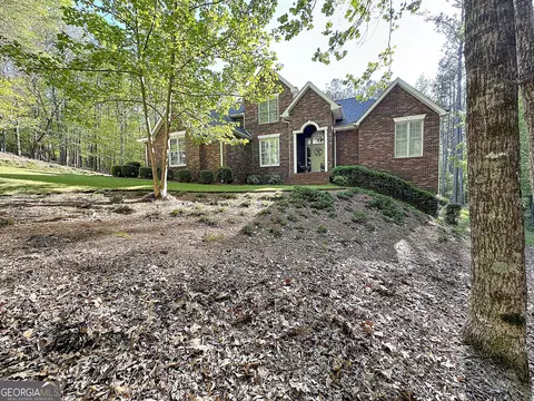 Exterior - 305 Canterbury Dr, Lagrange, GA 30241 photo 2 of 8