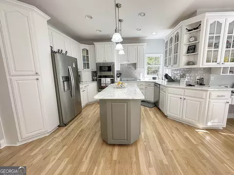 Kitchen - 305 Canterbury Dr, Lagrange, GA 30241 photo 3 of 4