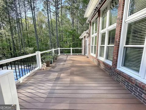Exterior - 305 Canterbury Dr, Lagrange, GA 30241 photo 4 of 8
