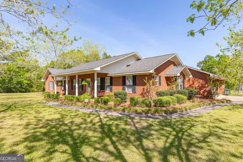 301 Willow Dr, Glennville, GA 30427