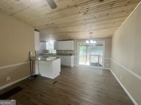 261 S Red Rock Rd, Toccoa, GA 30577 photo 9