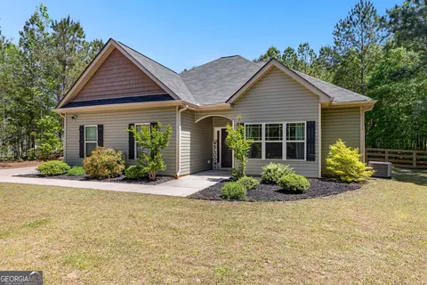 44 Roswell Lee Rd, Grantville, GA 30220
